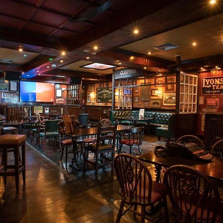 Mccafferty'S Guesthouse Ilford Bagian luar foto