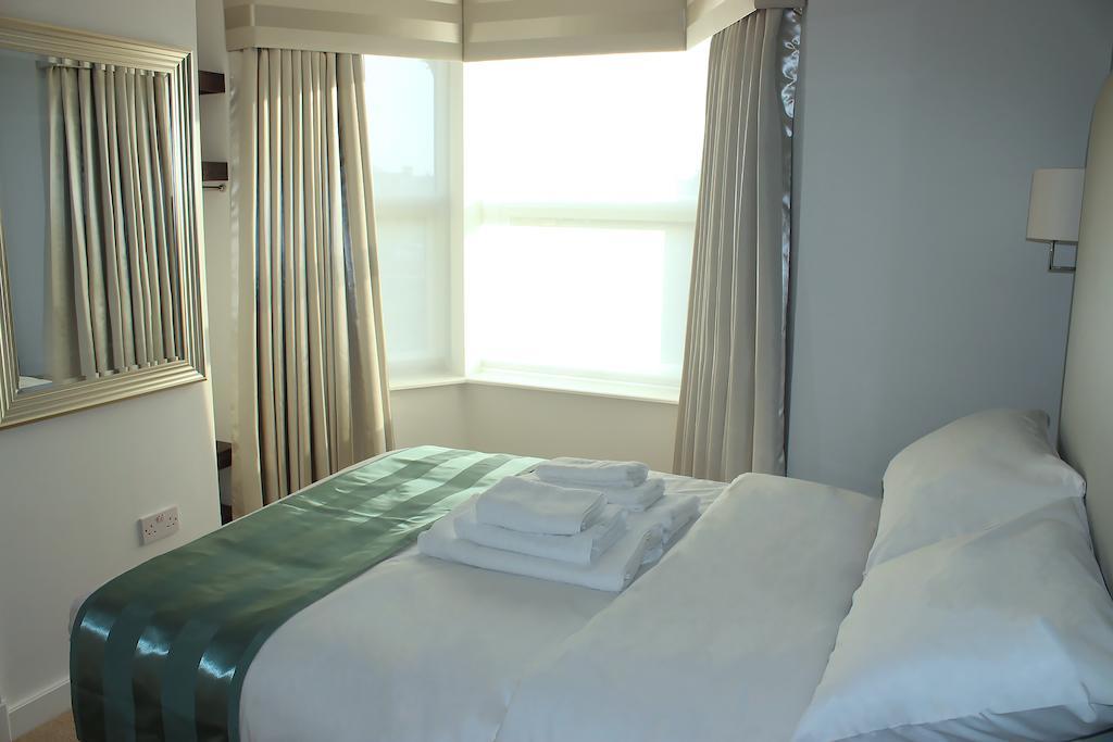 Mccafferty'S Guesthouse Ilford Ruang foto