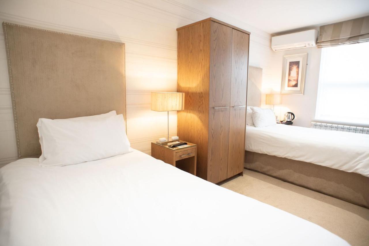 Mccafferty'S Guesthouse Ilford Bagian luar foto