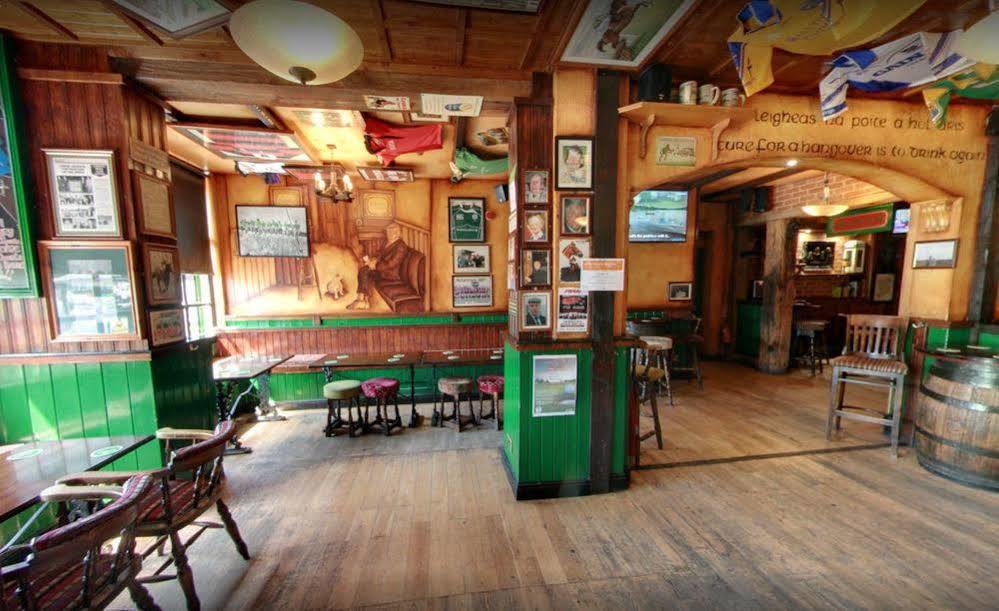 Mccafferty'S Guesthouse Ilford Bagian luar foto