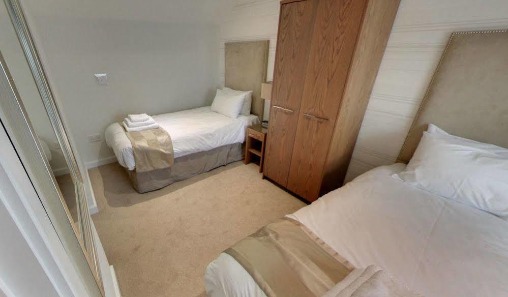 Mccafferty'S Guesthouse Ilford Bagian luar foto