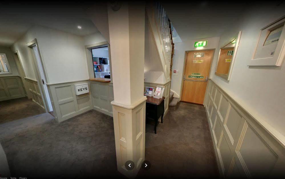 Mccafferty'S Guesthouse Ilford Bagian luar foto